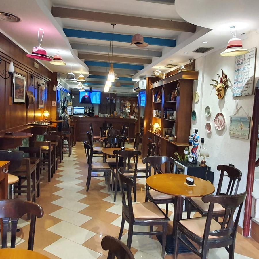 Quick Stop Hotel Tirana Kültér fotó