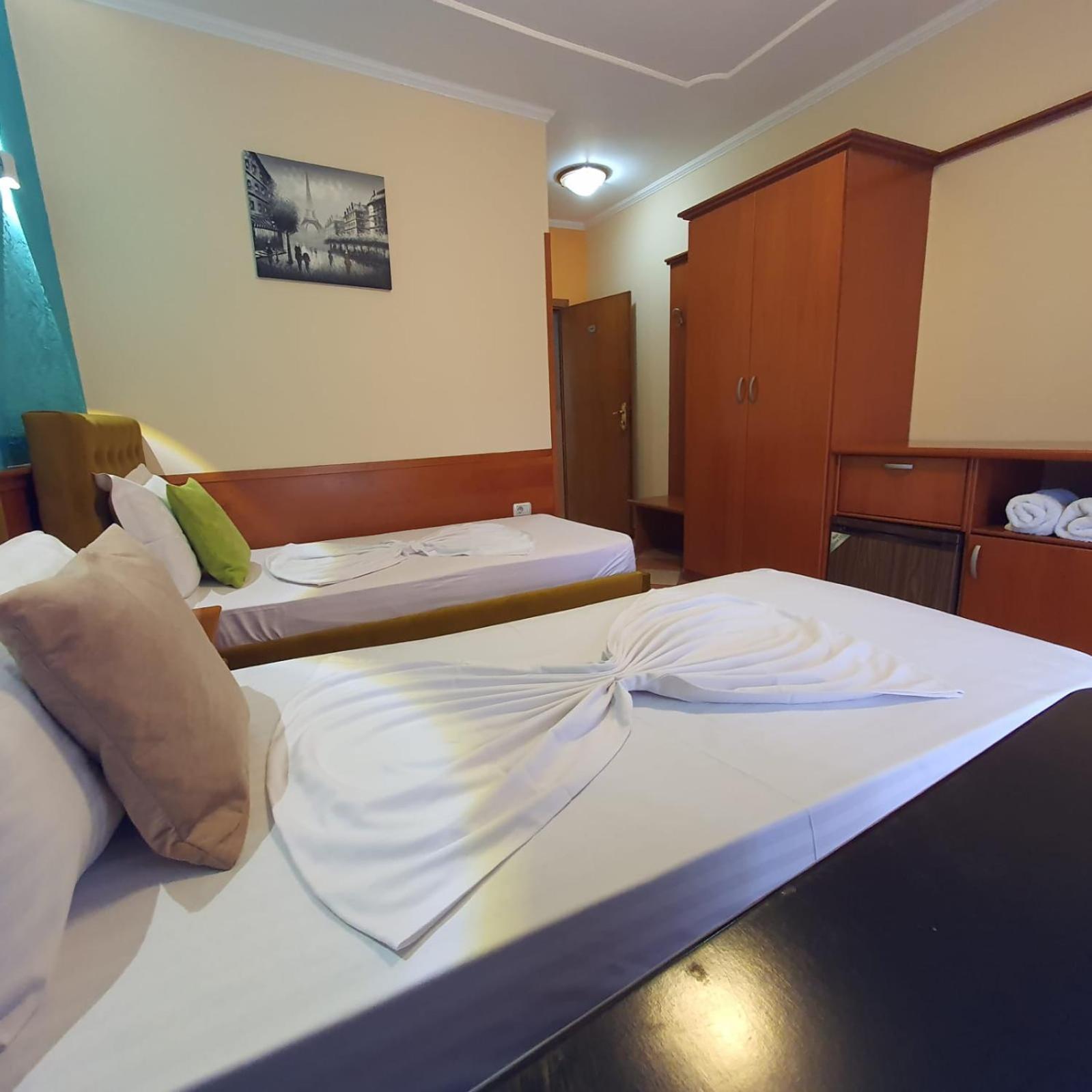 Quick Stop Hotel Tirana Kültér fotó