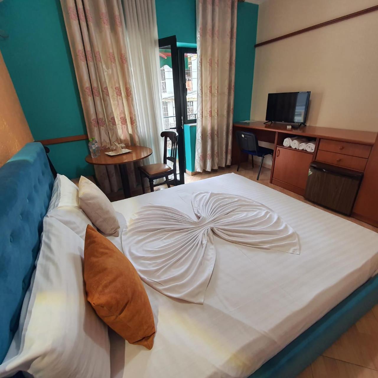 Quick Stop Hotel Tirana Kültér fotó