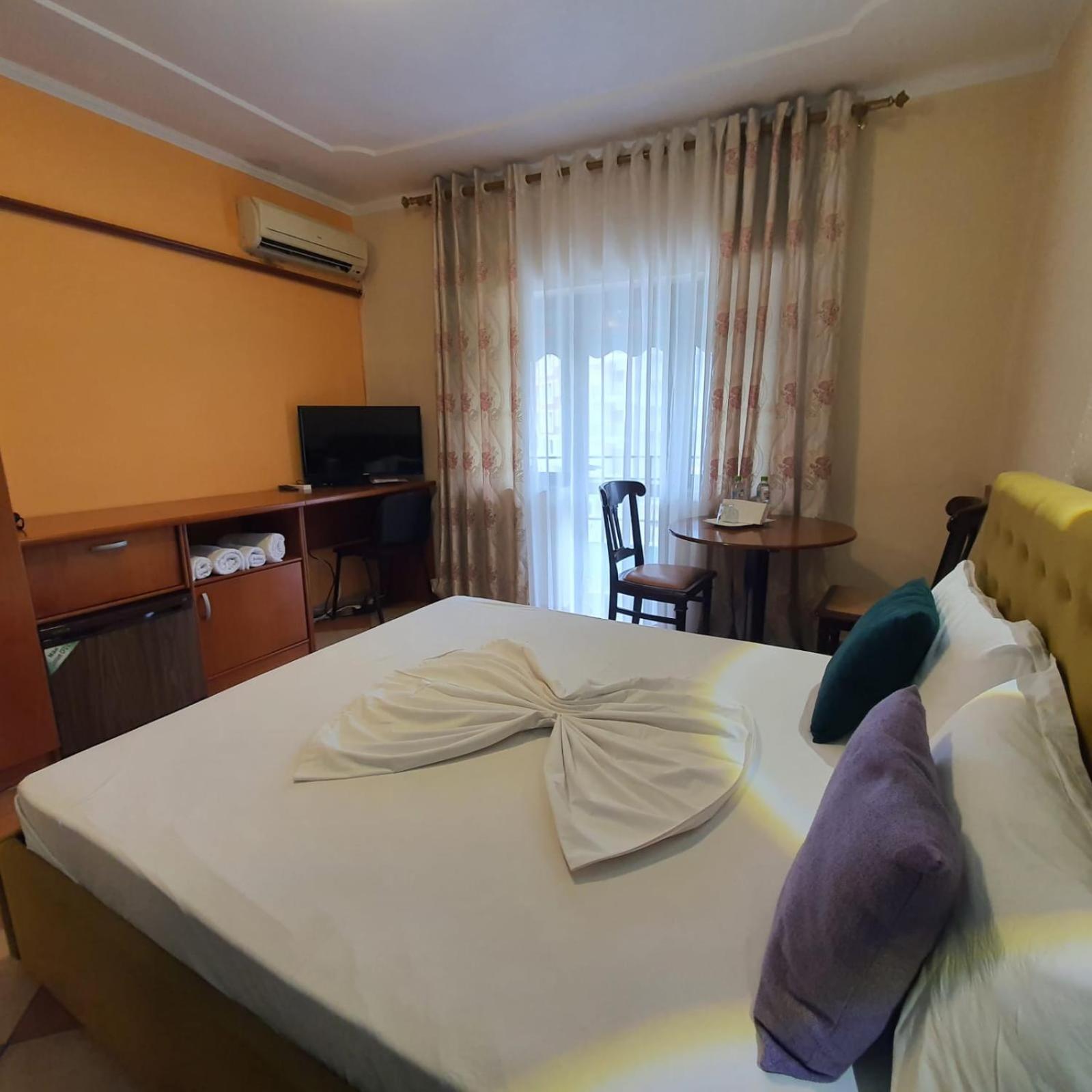 Quick Stop Hotel Tirana Kültér fotó