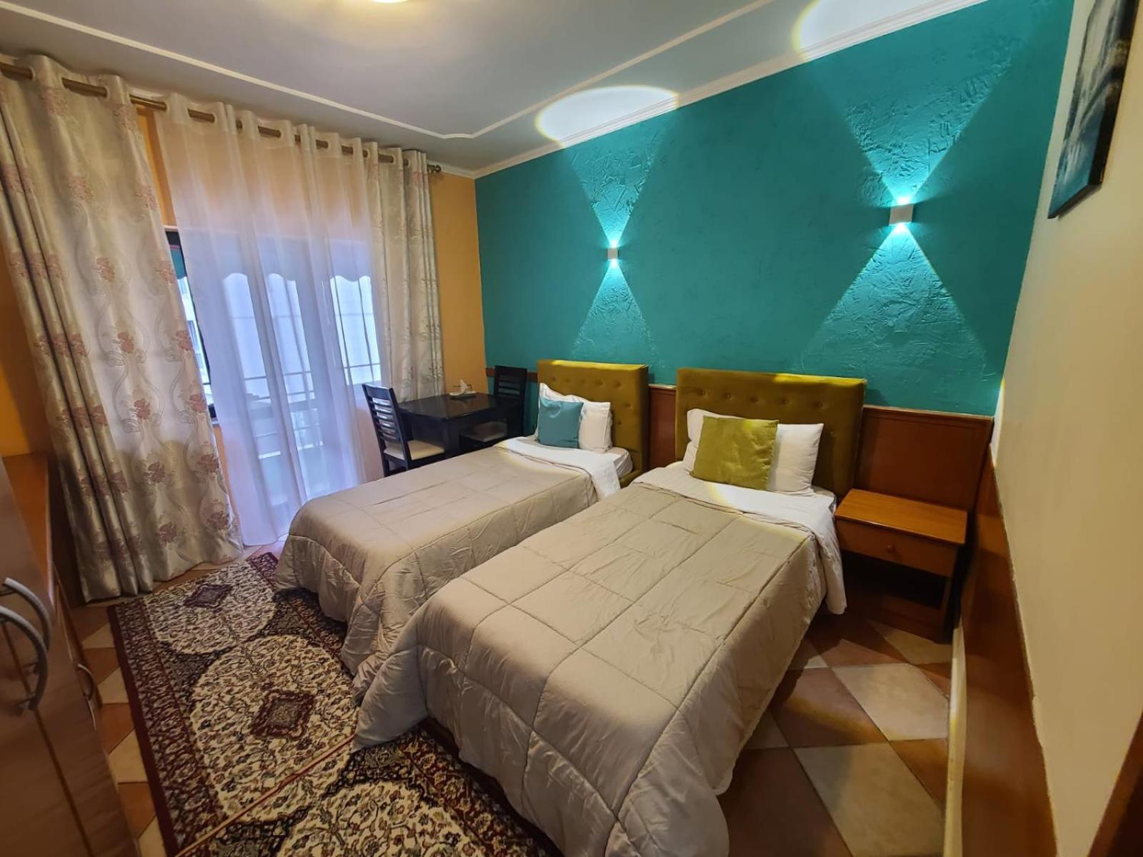 Quick Stop Hotel Tirana Kültér fotó