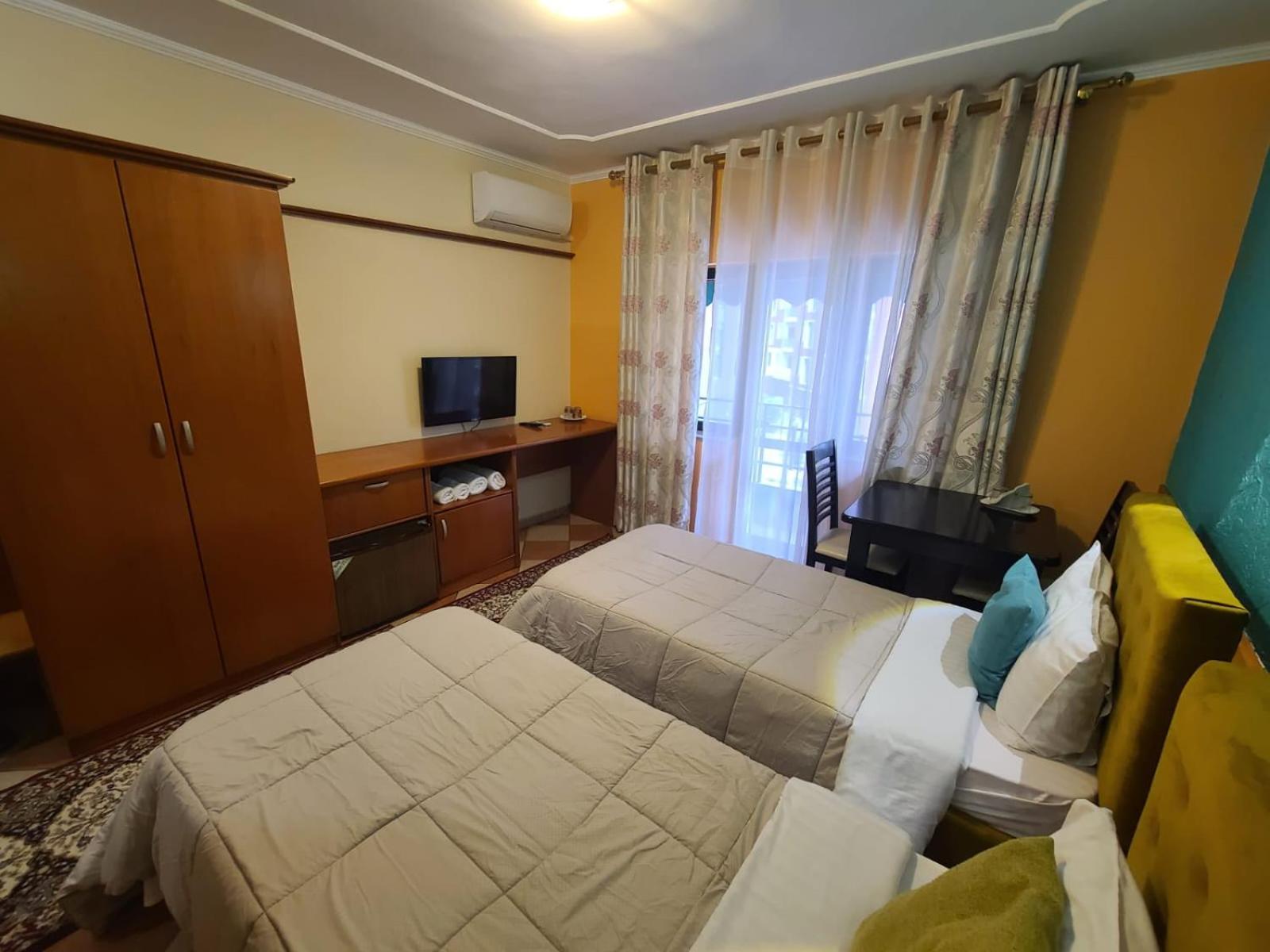 Quick Stop Hotel Tirana Kültér fotó