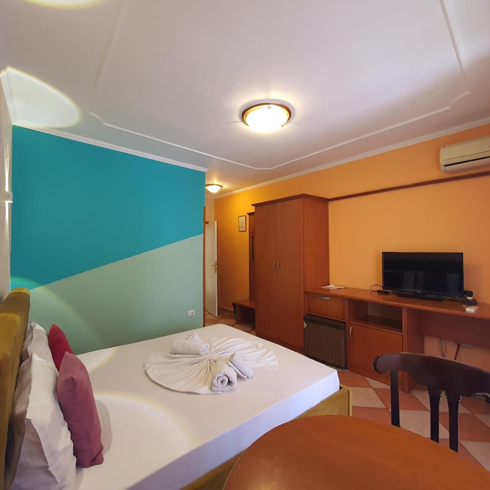 Quick Stop Hotel Tirana Kültér fotó
